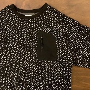 Men’s Adidas Originals NMD Pocket Crew Neck Sweater XL Black And White